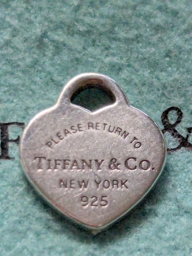 Tiffany return to - &,