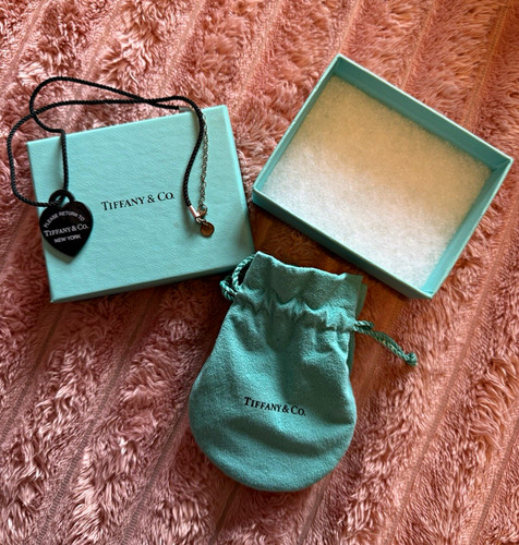 Tiffany return to - return,